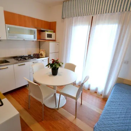 Apartment Monica *